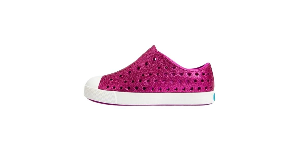 Dark pink Natives girls shoe. 